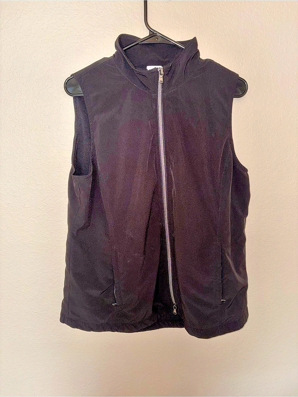 Chico's Zenergy Sleeveless Black Vest